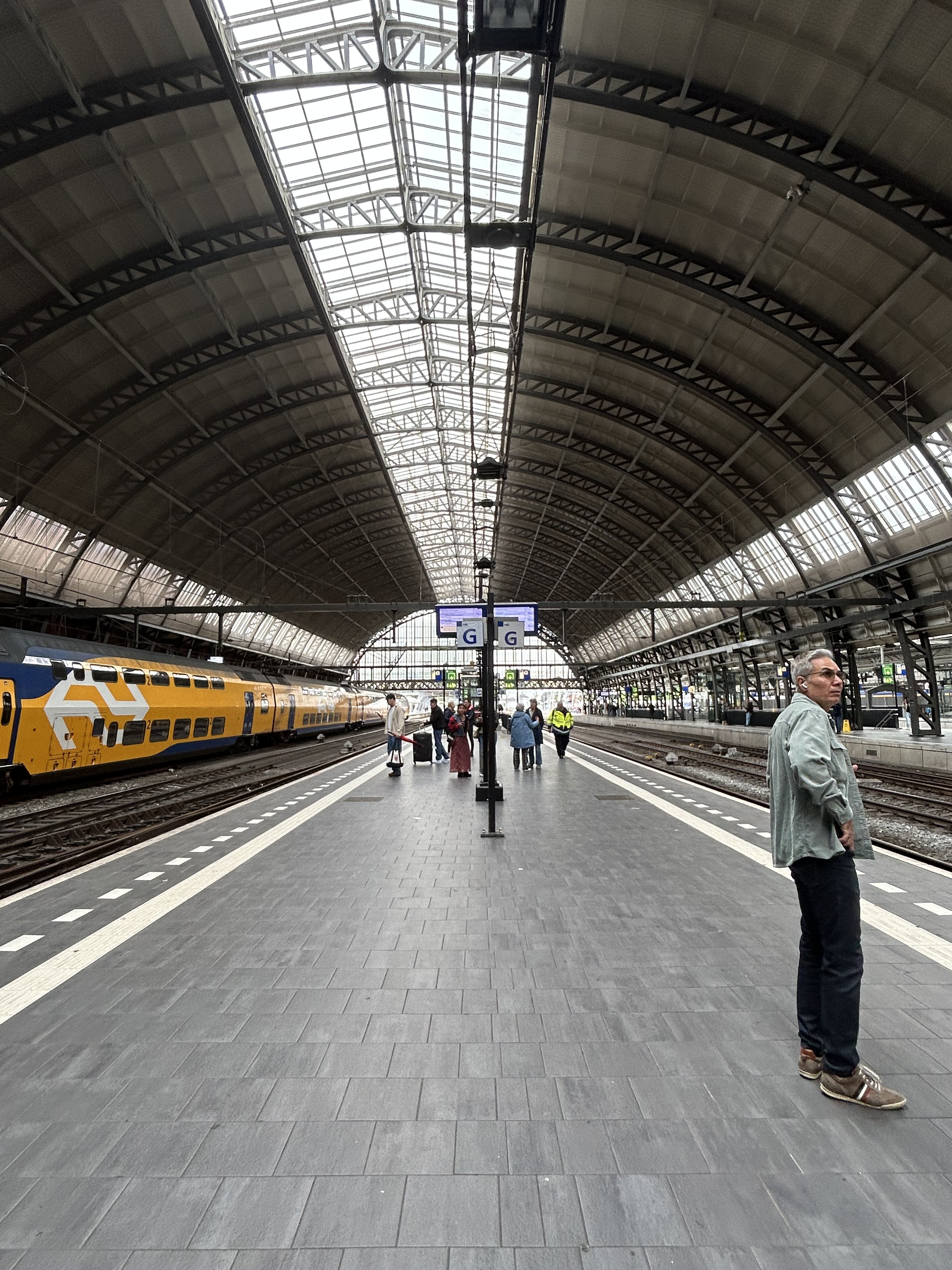 この後の悲劇を知らない頃に撮った Amsterdam Central